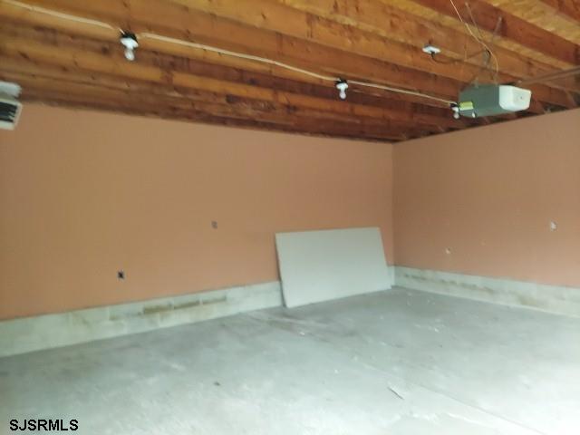 3040 Fernwood Ave
