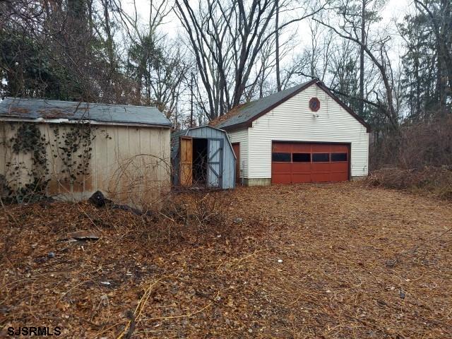 3040 Fernwood Ave