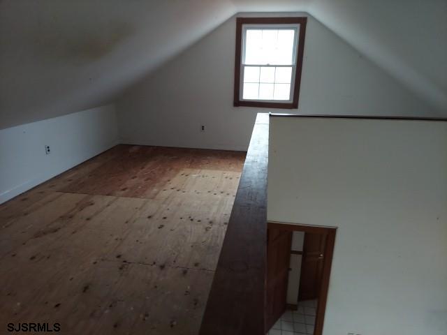 3040 Fernwood Ave