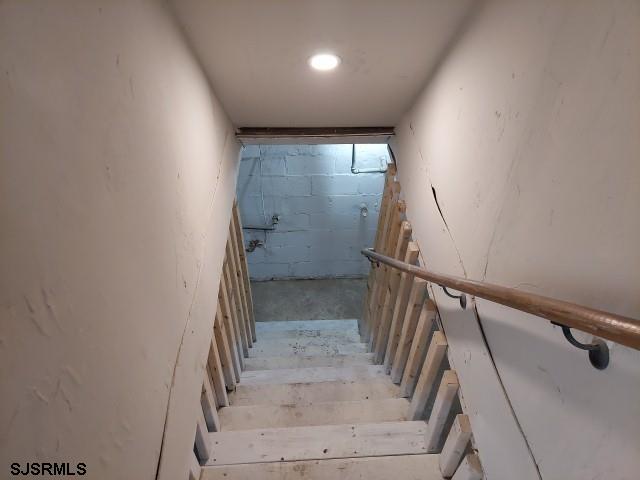 46 E Greenfield Ave