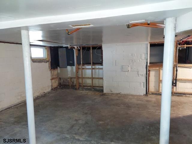 23 E Van Mar Ave