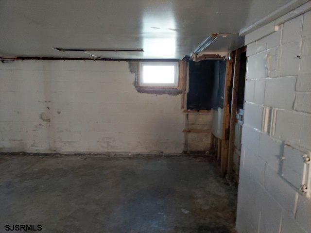23 E Van Mar Ave