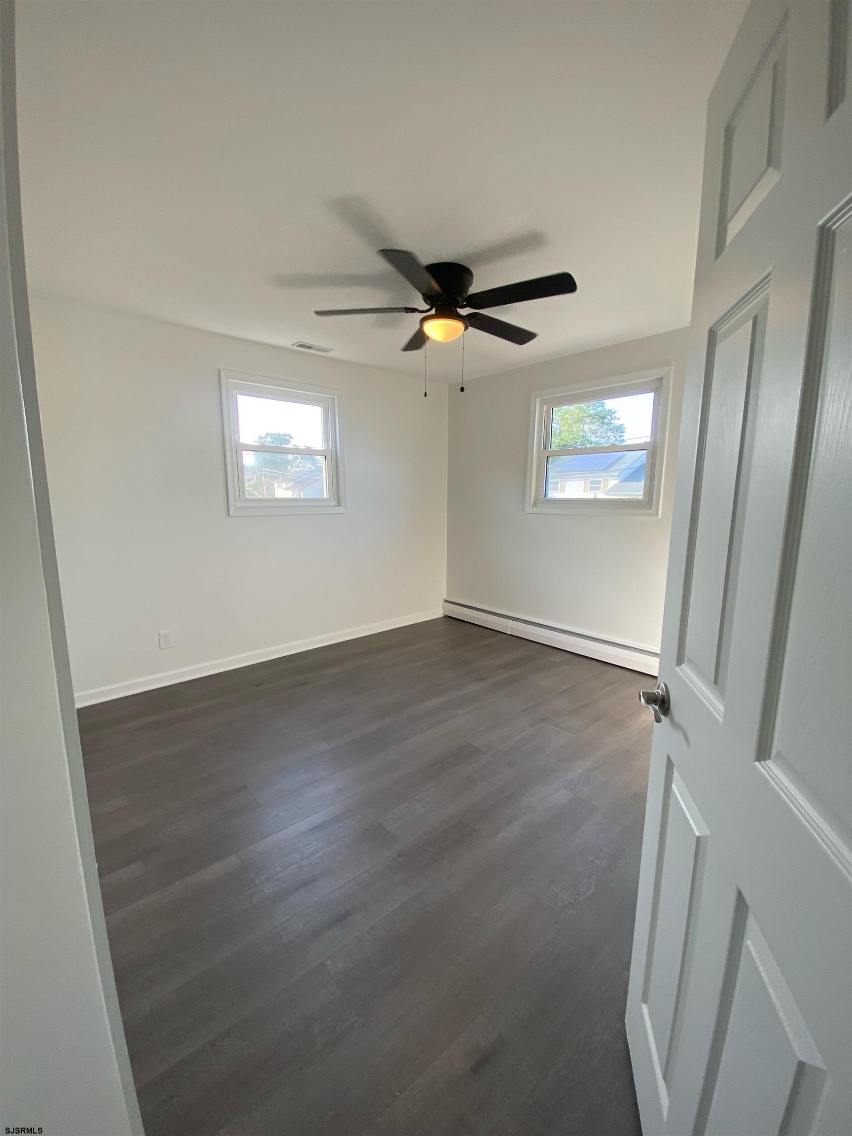 1 W lee Ave