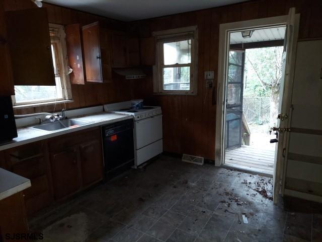 303 E Flower Street