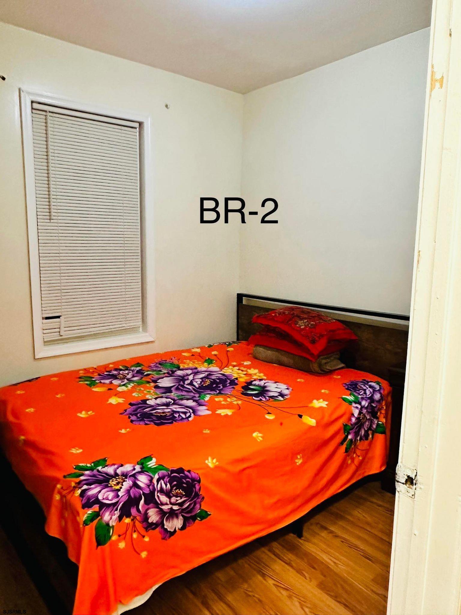 32 N CALIFORNIA Ave