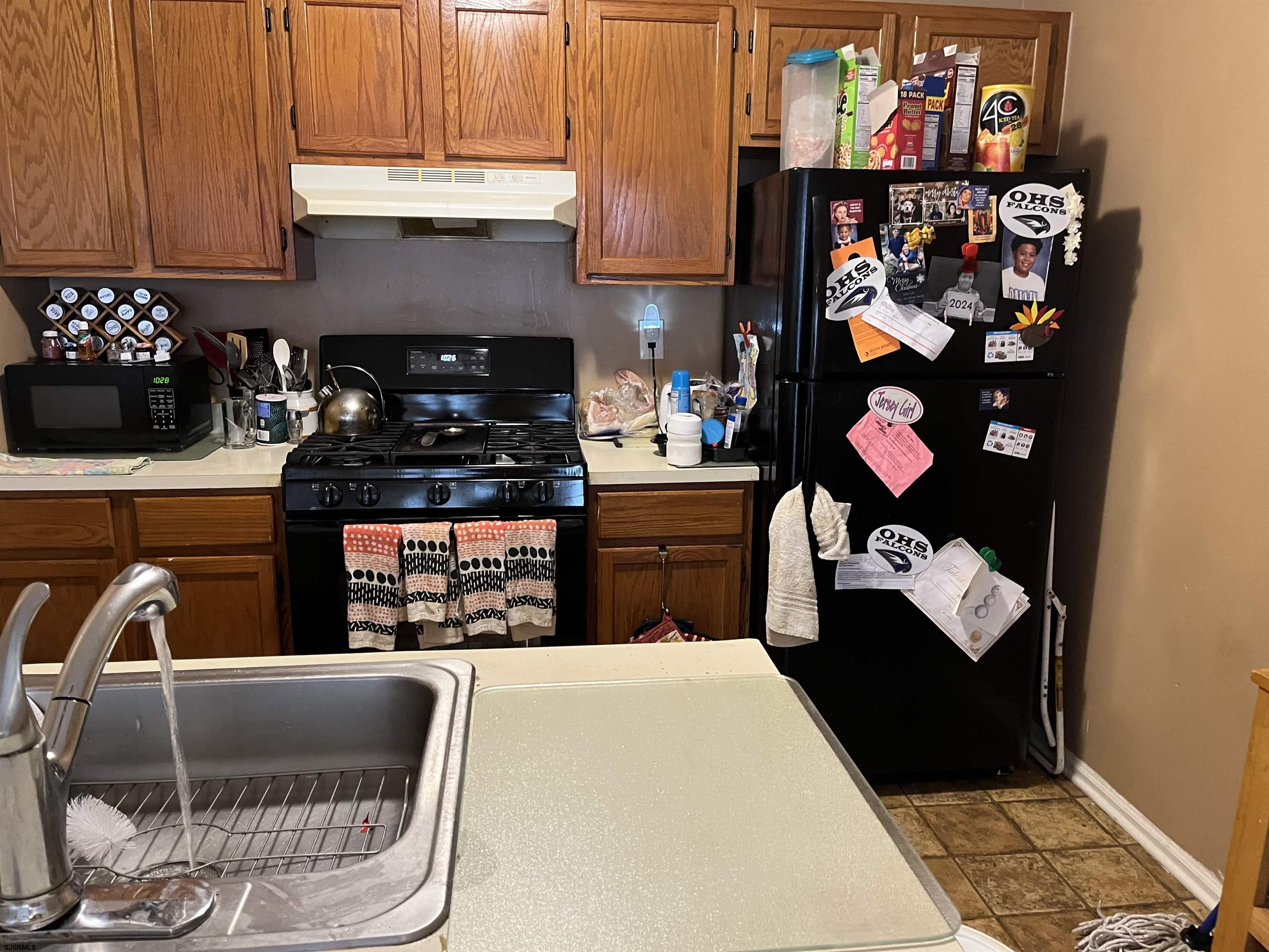 4833 Hawthorne Ave Unit: 4833-216