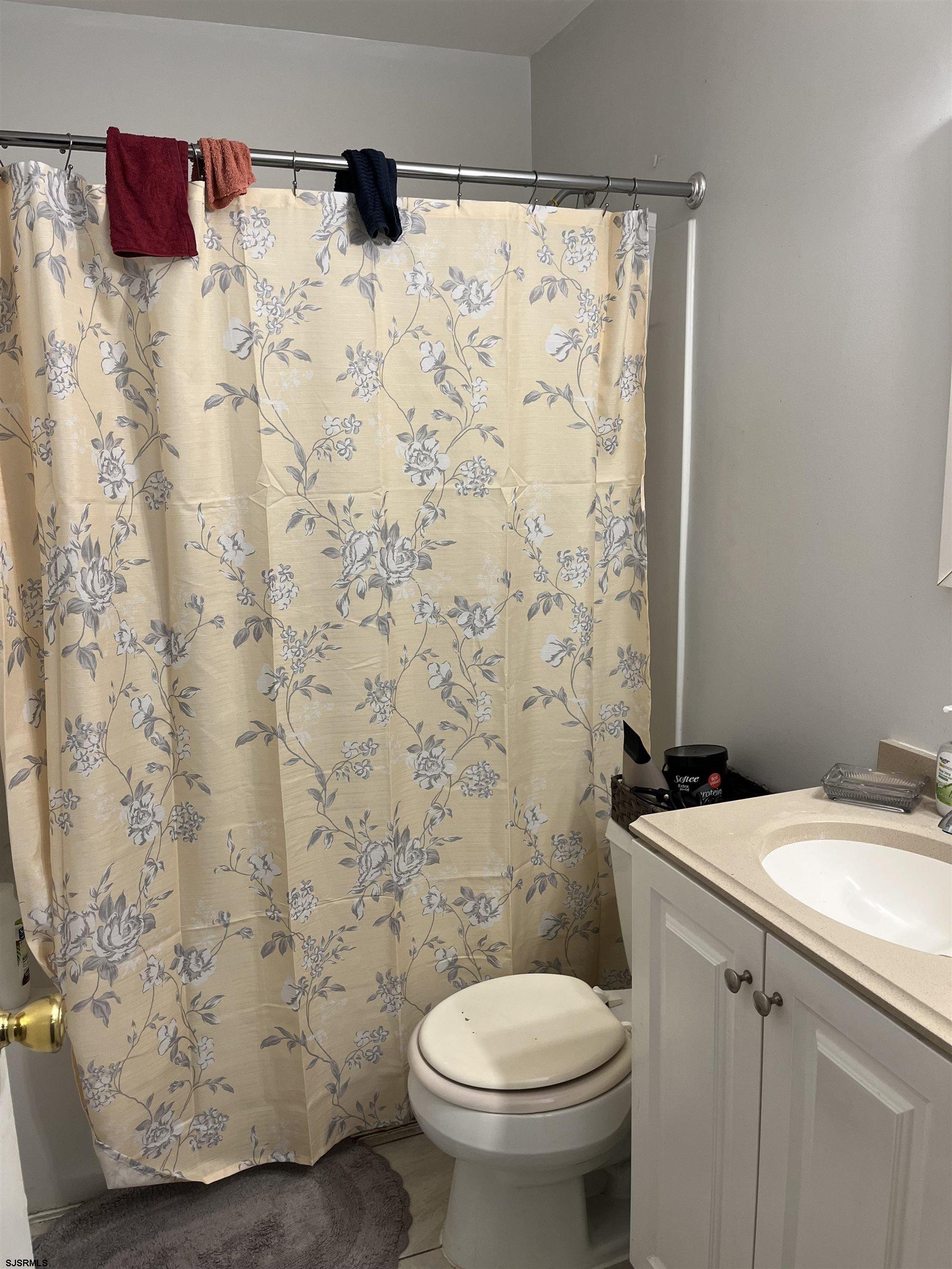 3107 Woodlands Ave Unit: 5