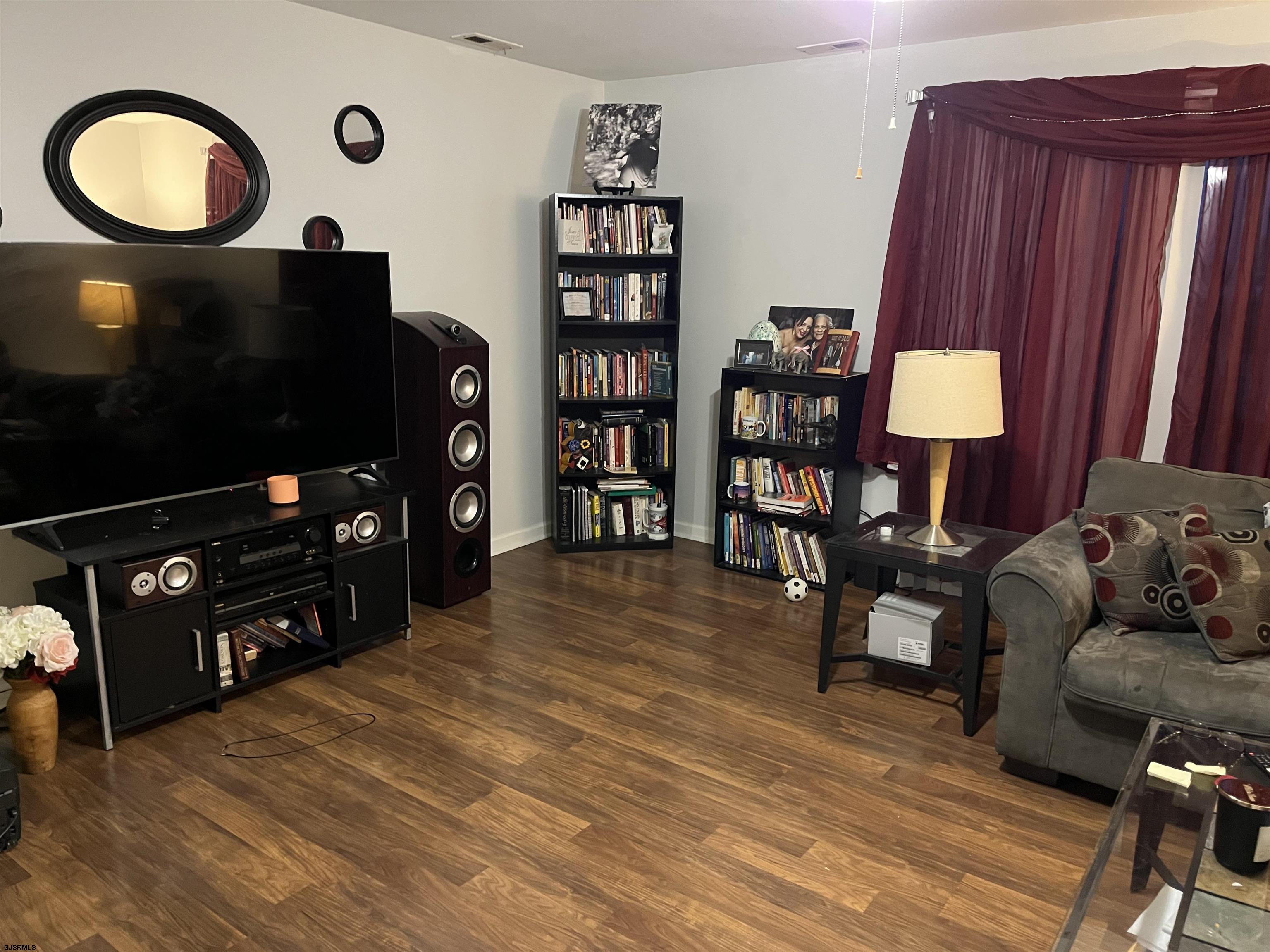 3107 Woodlands Ave Unit: 5