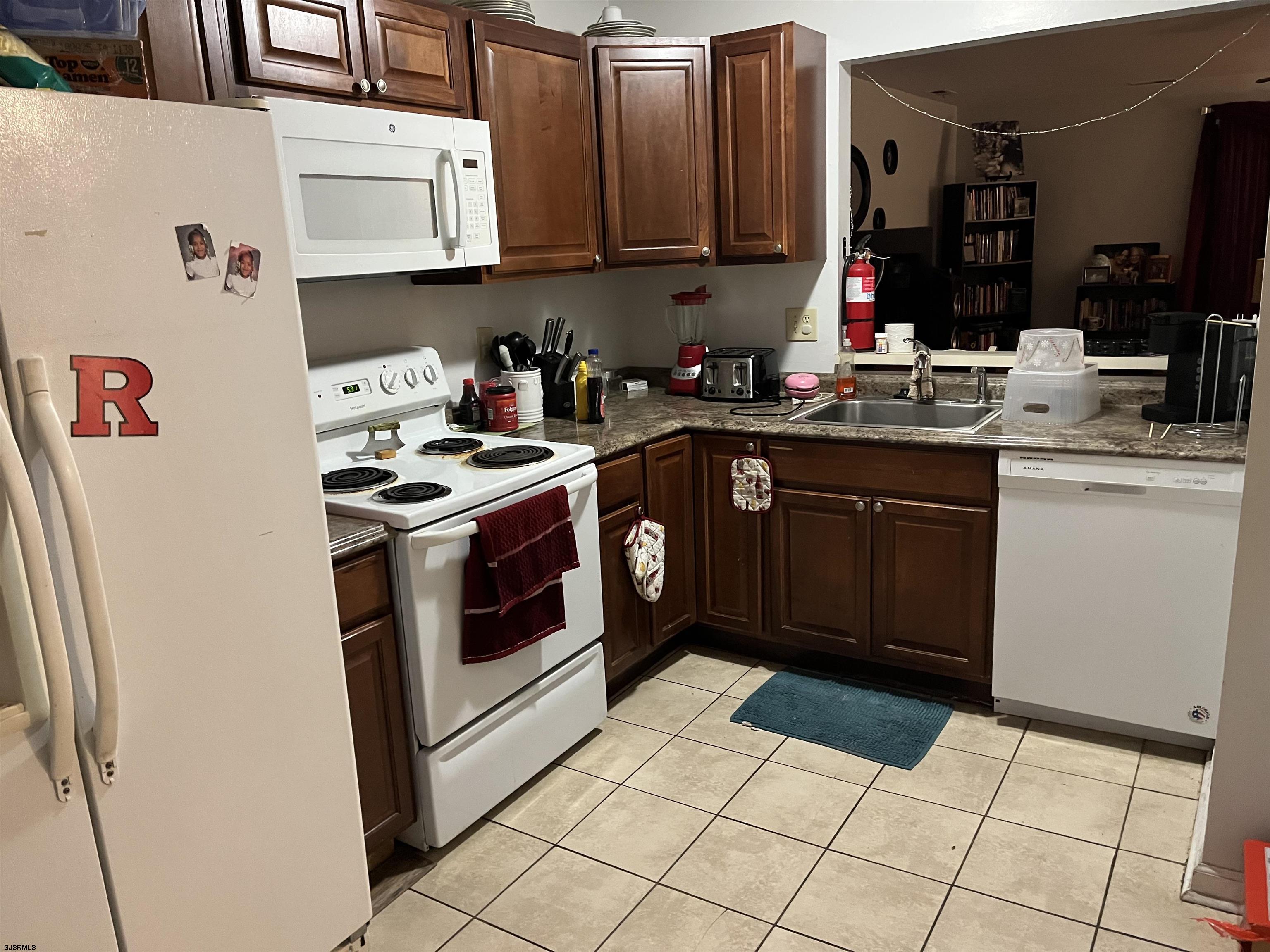 3107 Woodlands Ave Unit: 5
