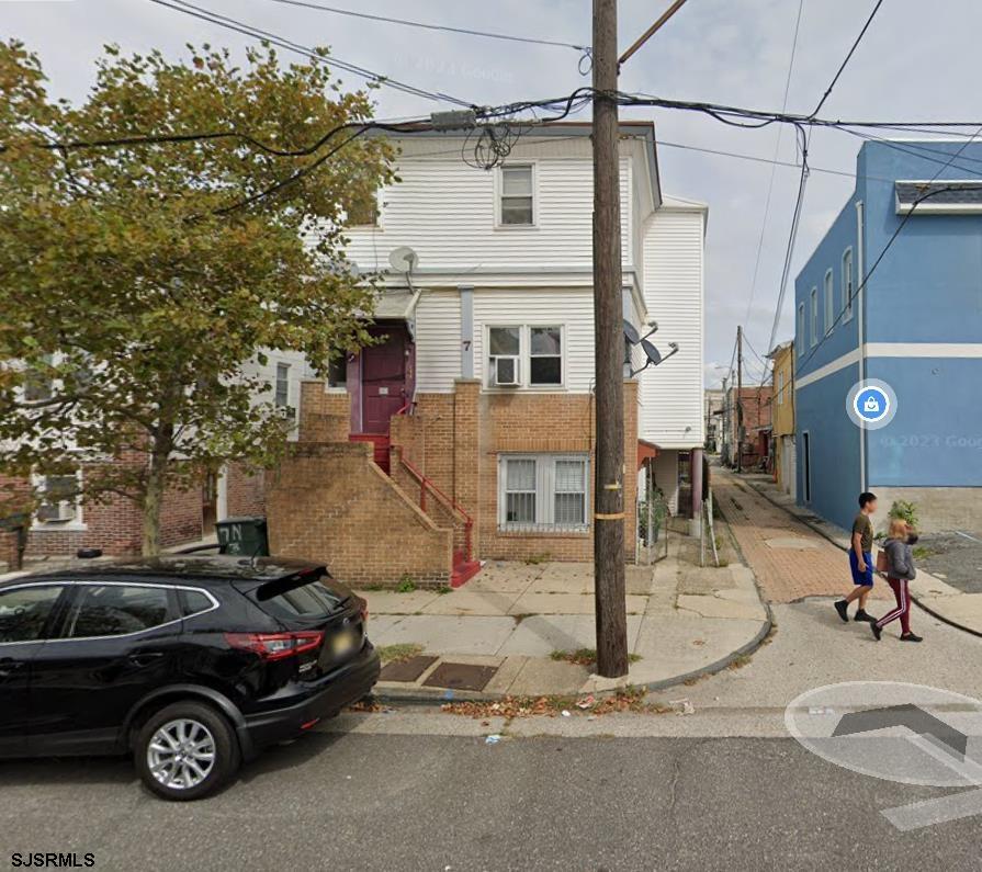 7 N MORRIS Ave