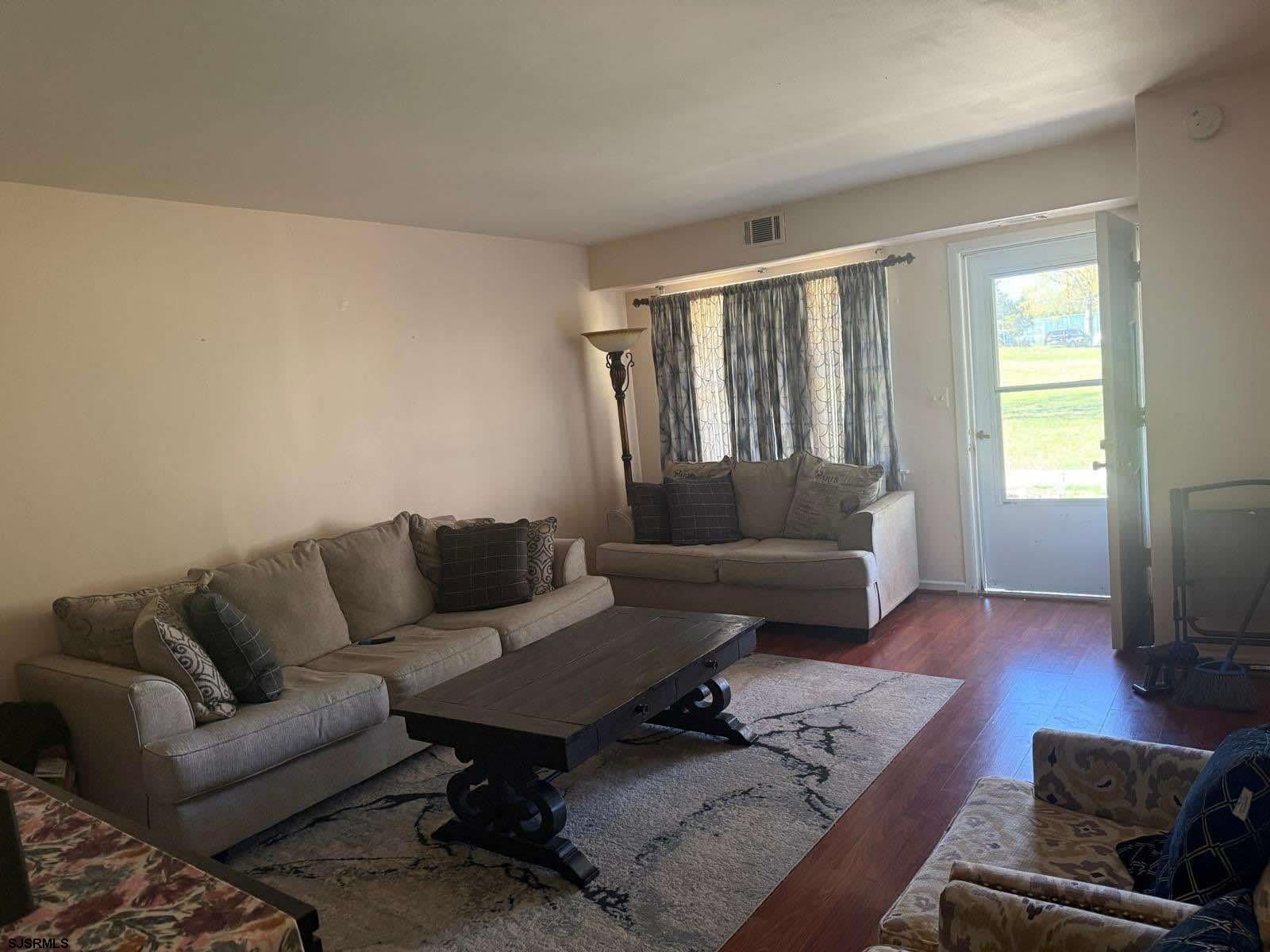 720 S New rd APT 2L