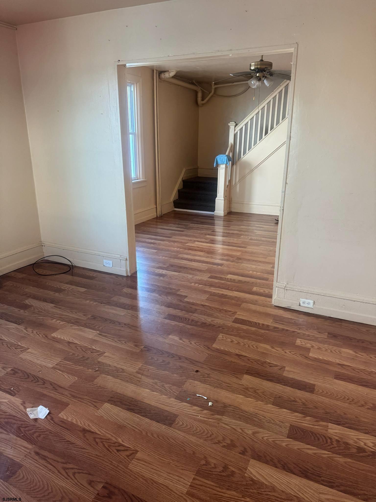 118 N MORRIS Ave