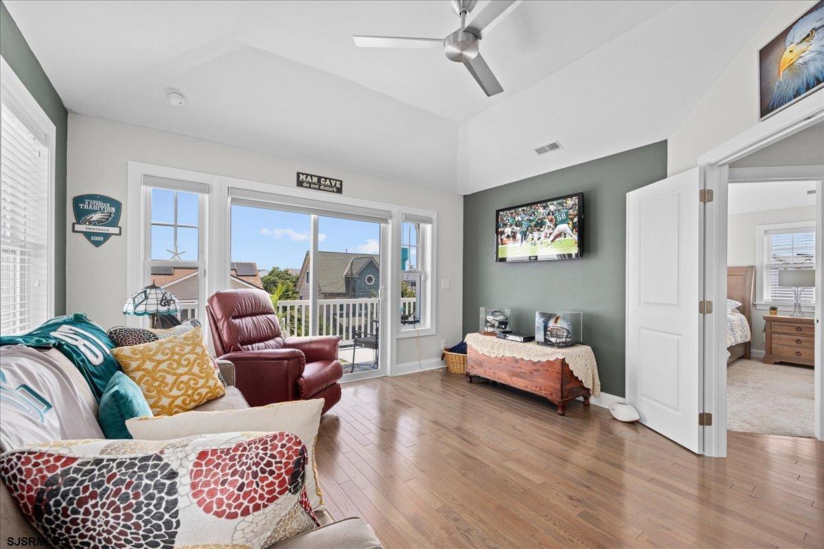 328 N Oxford Ave Ave