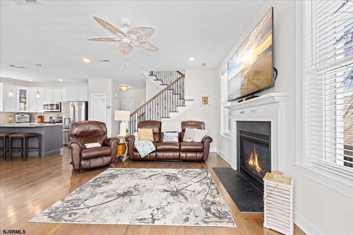 328 N Oxford Ave Ave