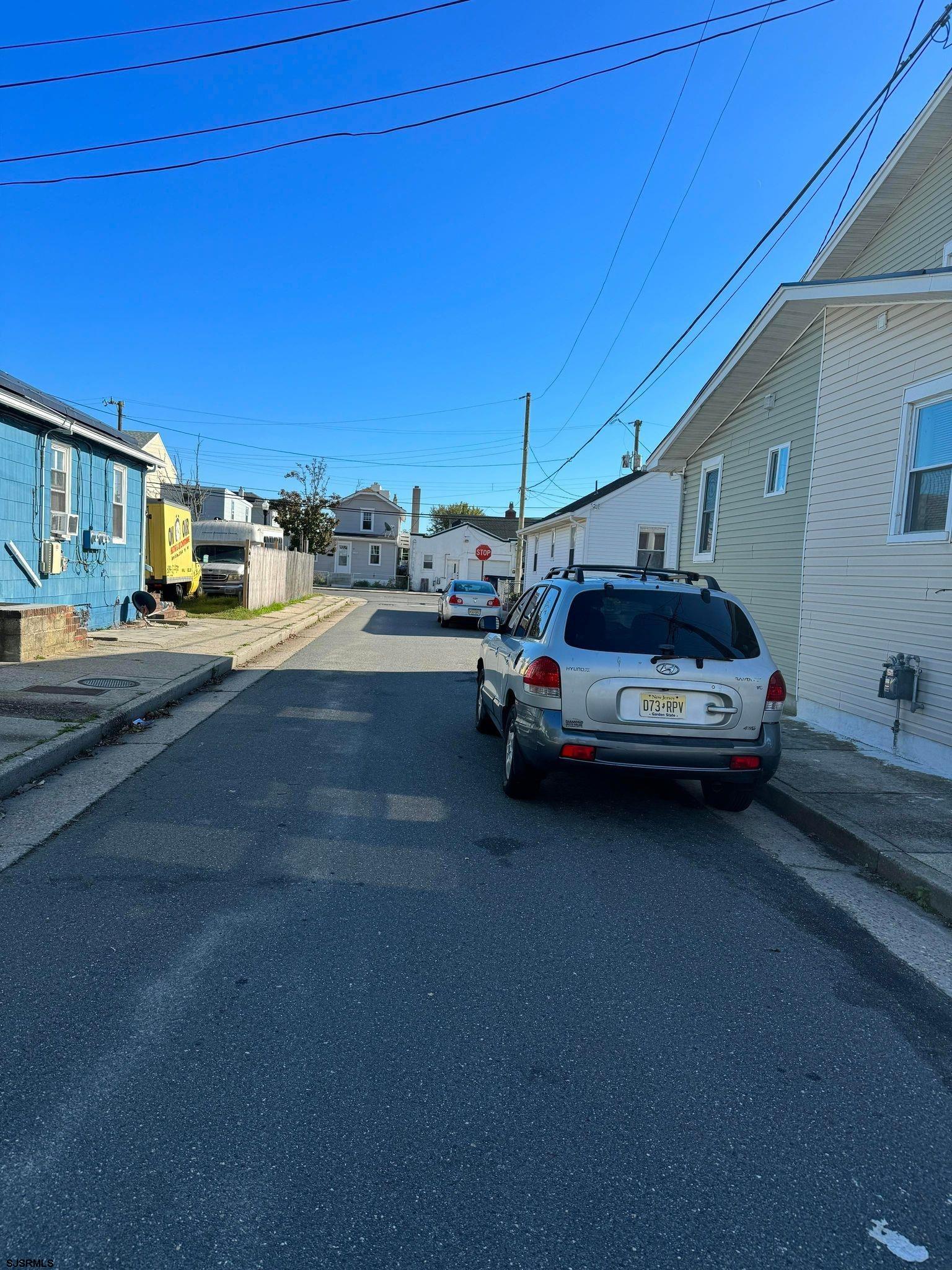 404 N WARRENA ROAD
