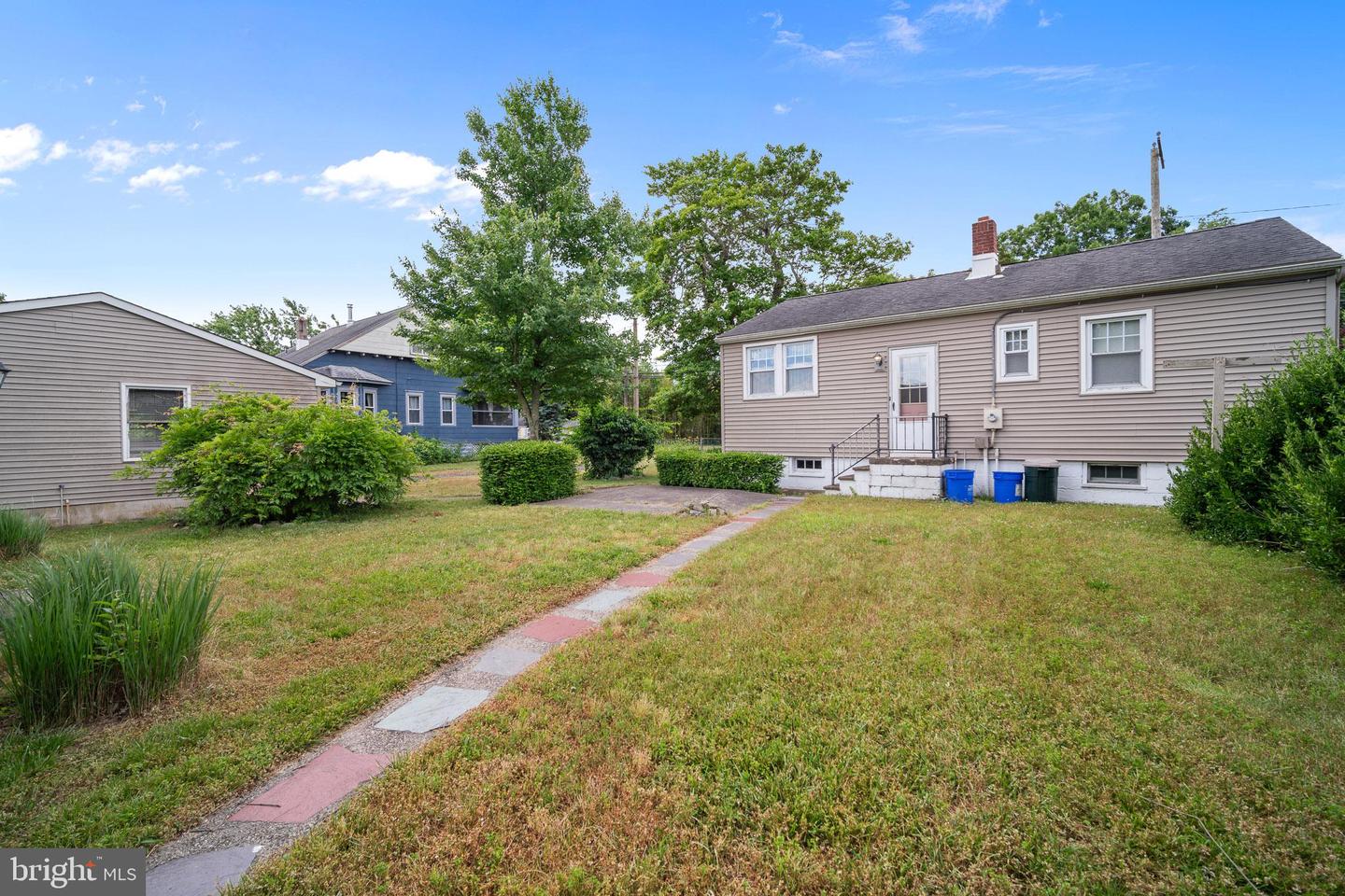 17 E Cedar Ave