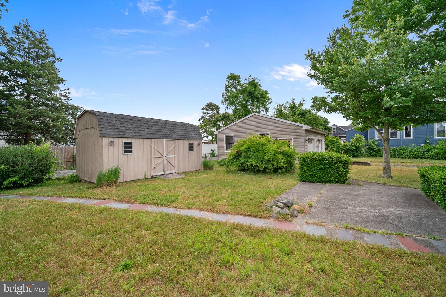 17 E Cedar Ave