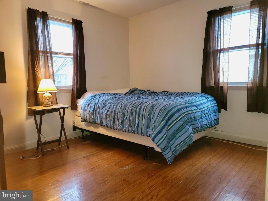 17 E Cedar Ave