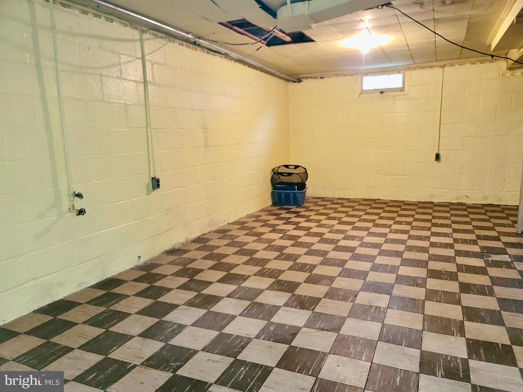 17 E Cedar Ave