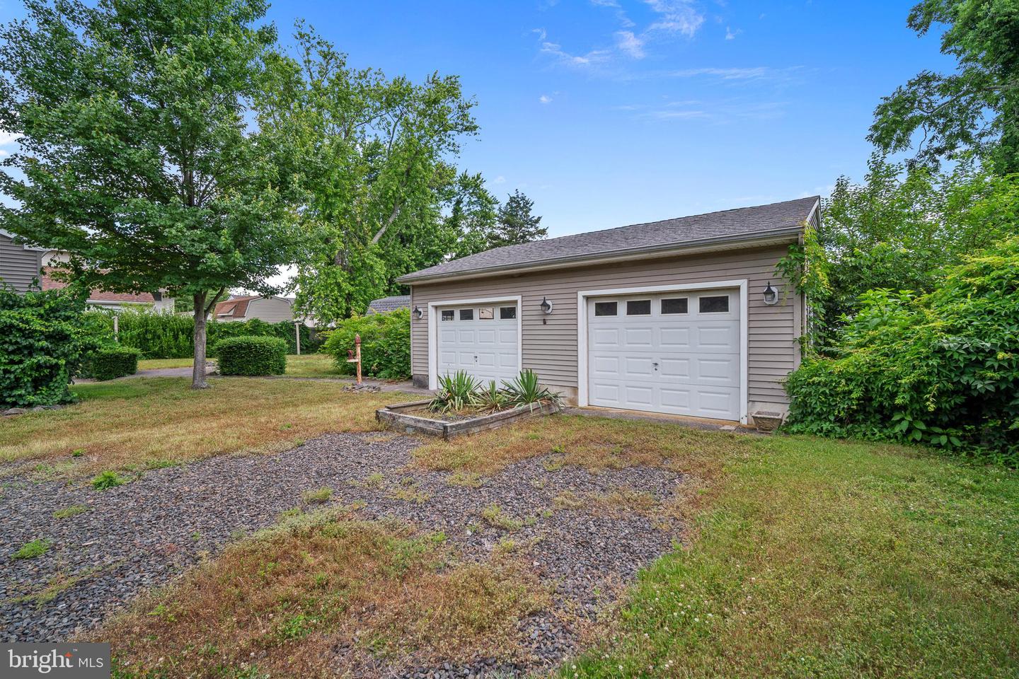 17 E Cedar Ave