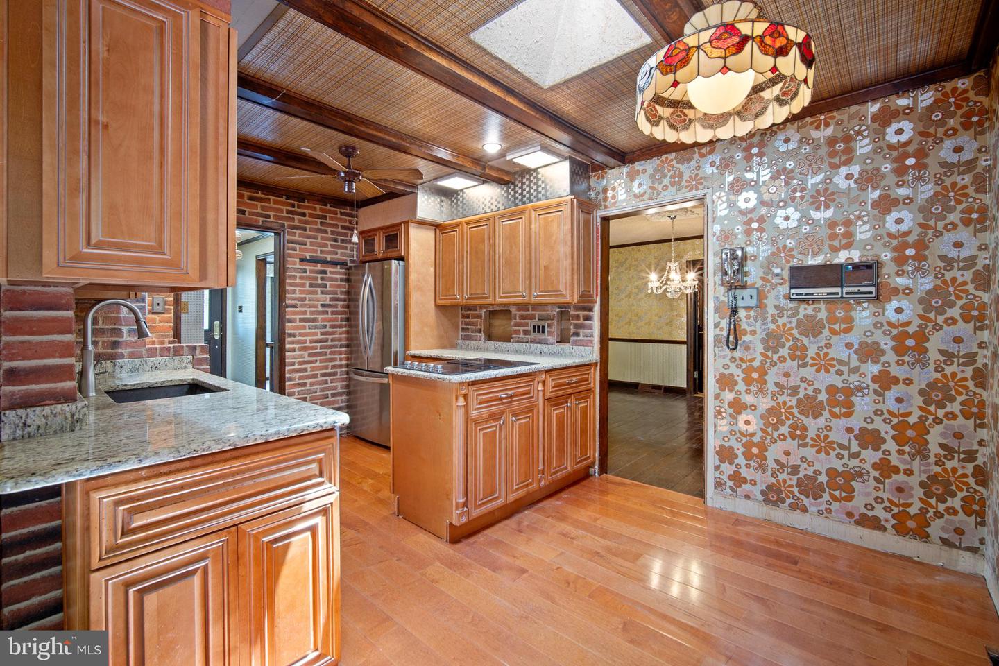 120 E Oakcrest Ave