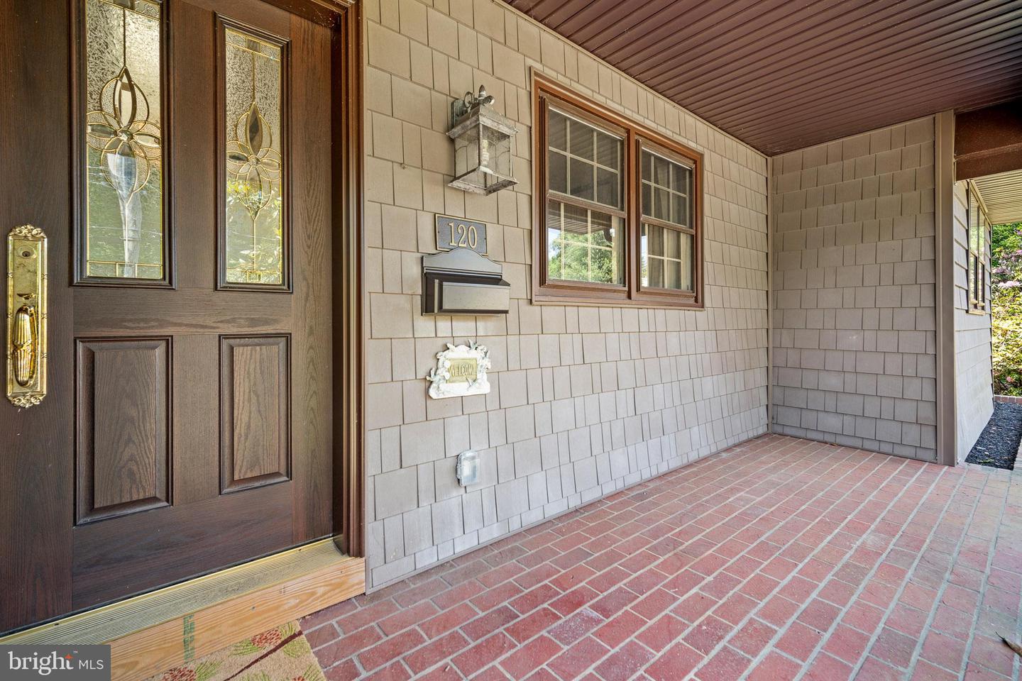 120 E Oakcrest Ave