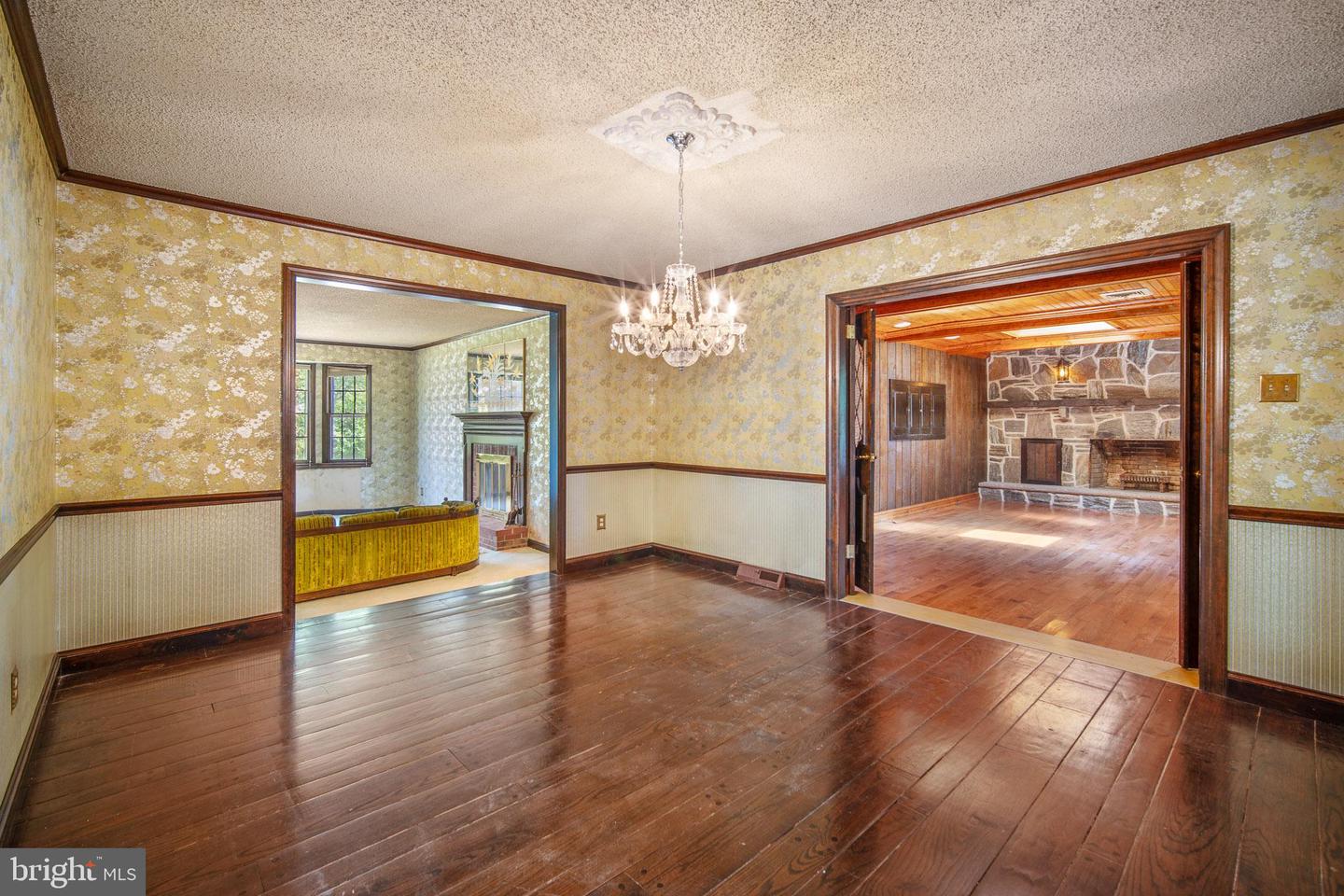 120 E Oakcrest Ave