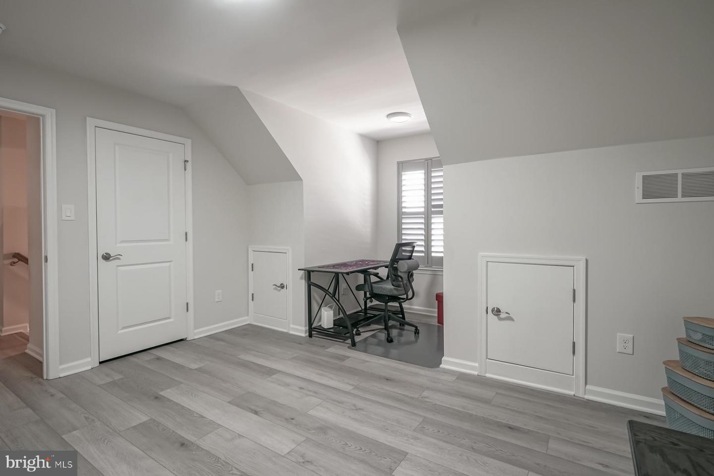 332 French St