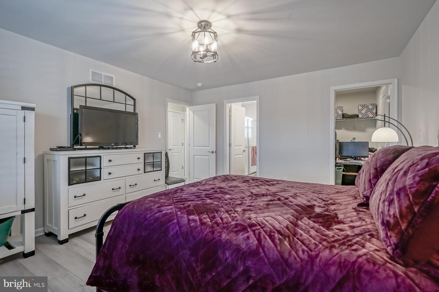 332 French St