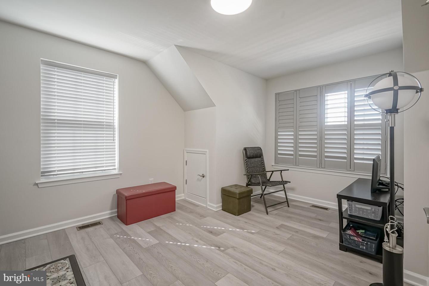 332 French St