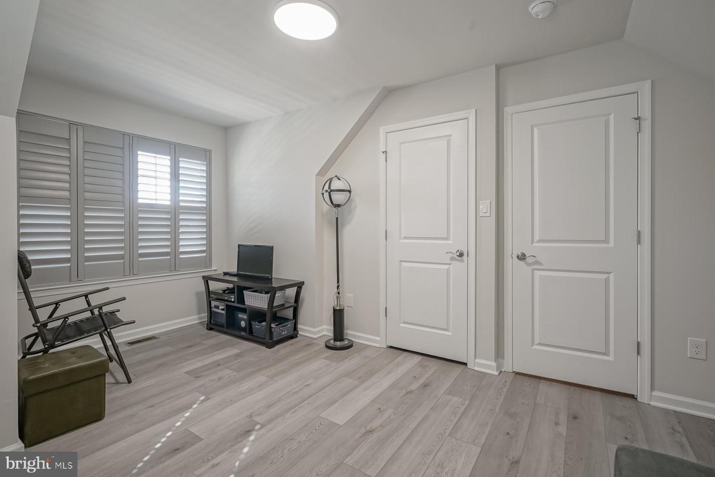 332 French St