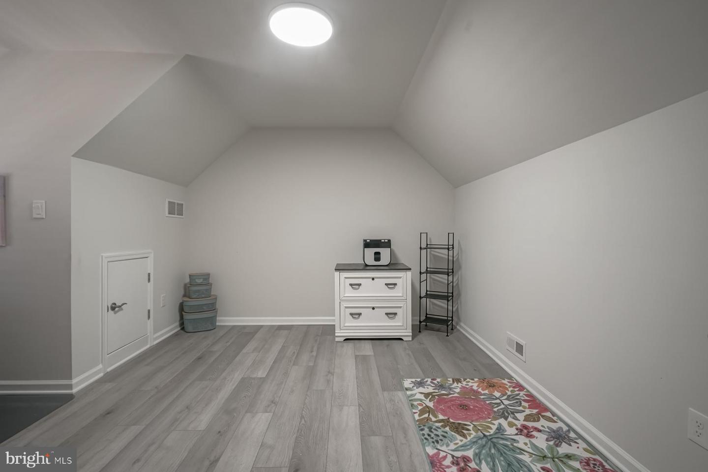 332 French St