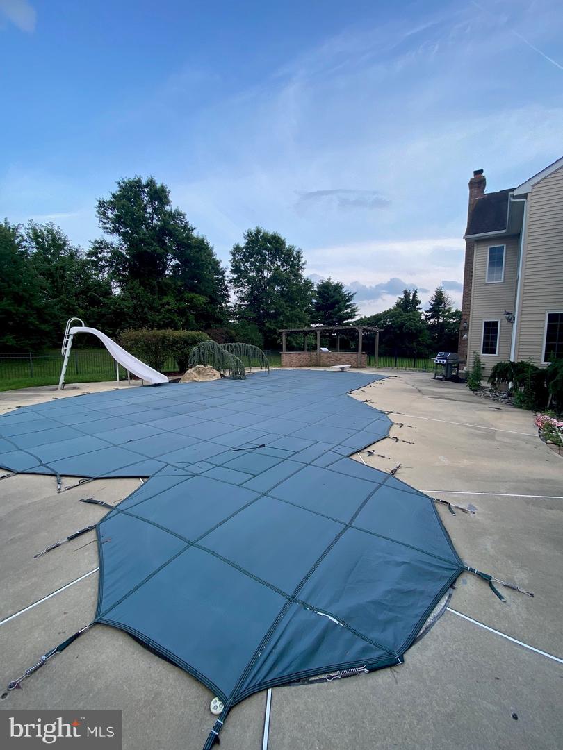 214 Country Club Dr