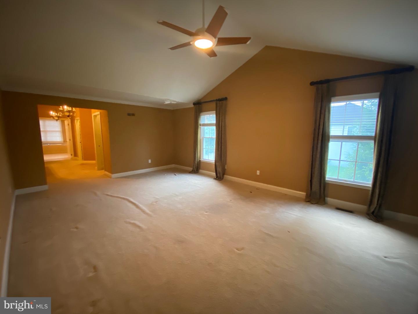 214 Country Club Dr
