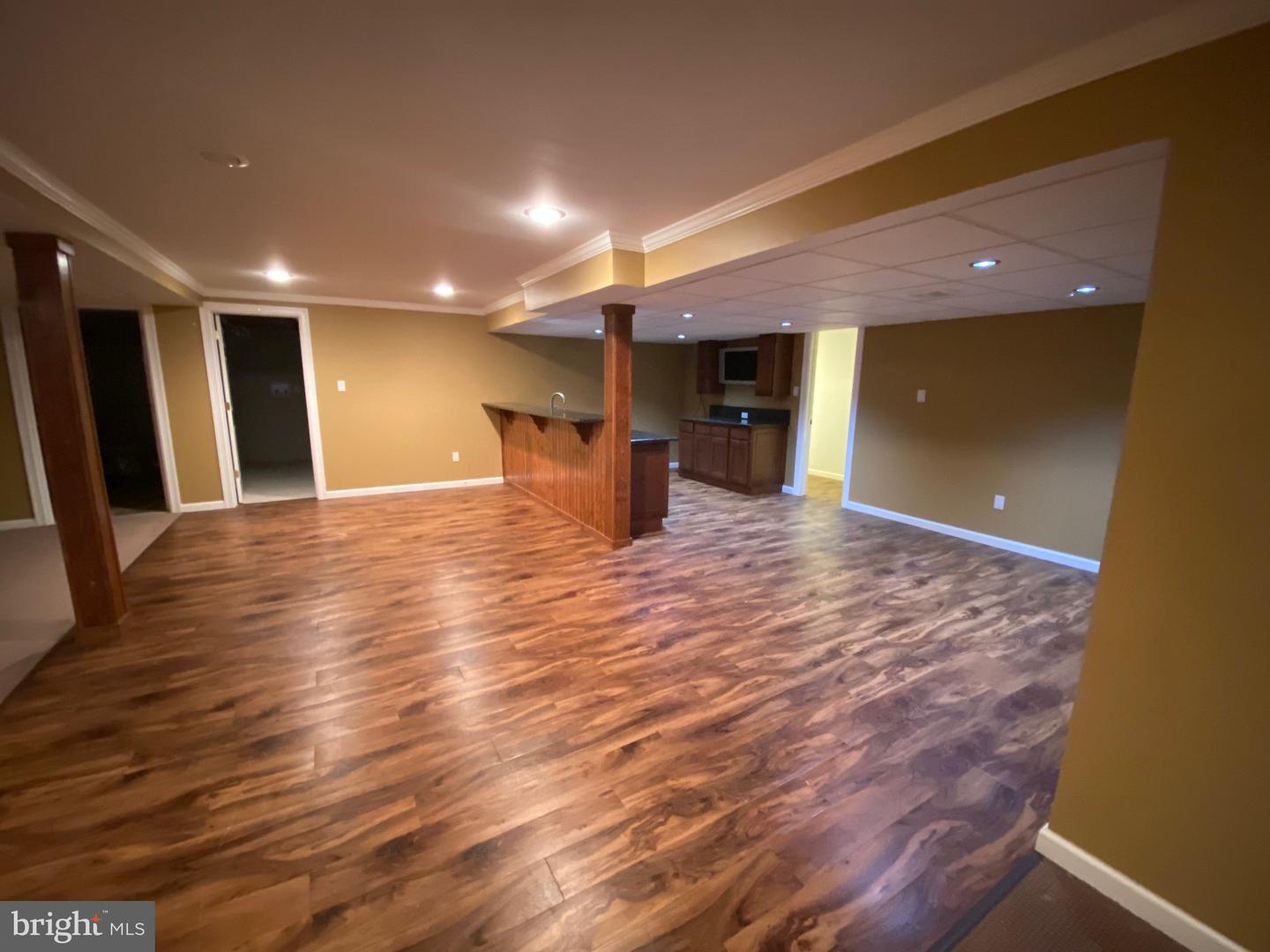 214 Country Club Dr