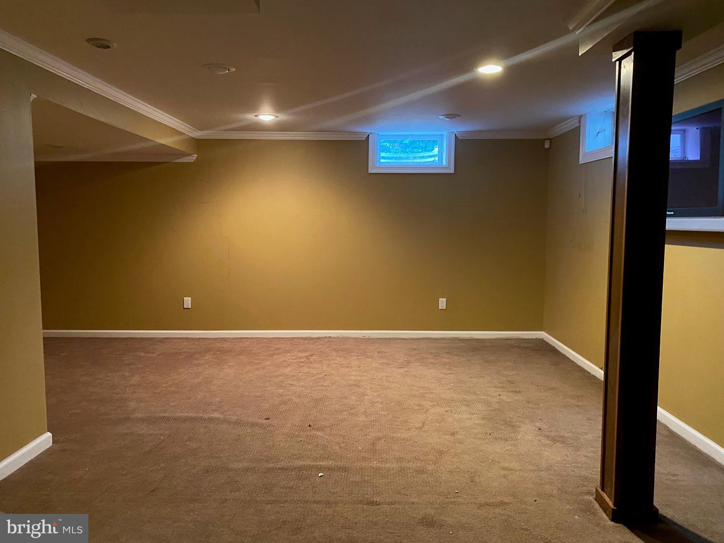 214 Country Club Dr
