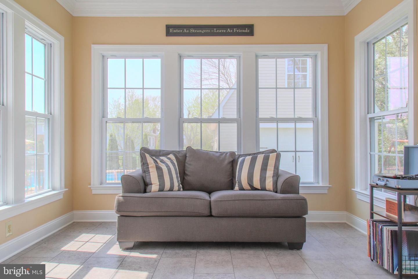 33 Evesham Ave