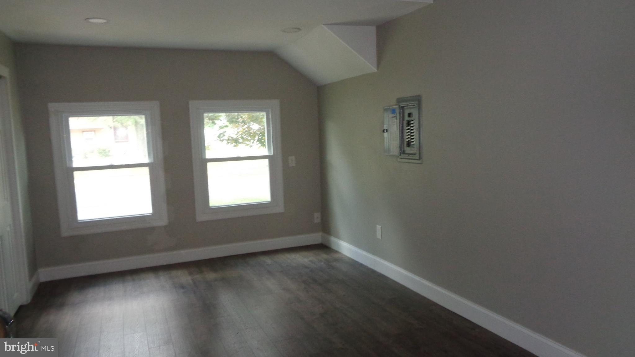 27 Sandal Ln