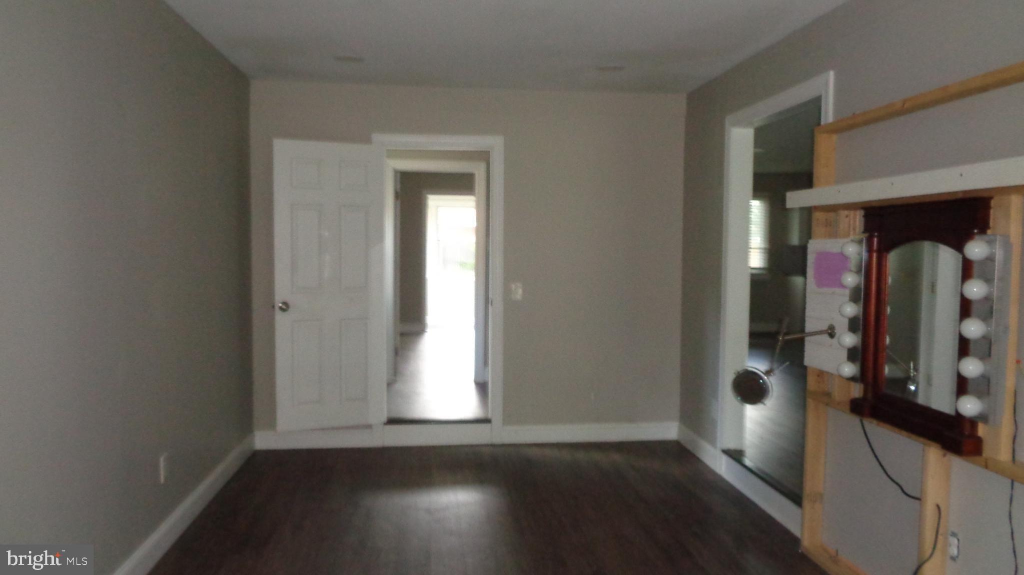 27 Sandal Ln