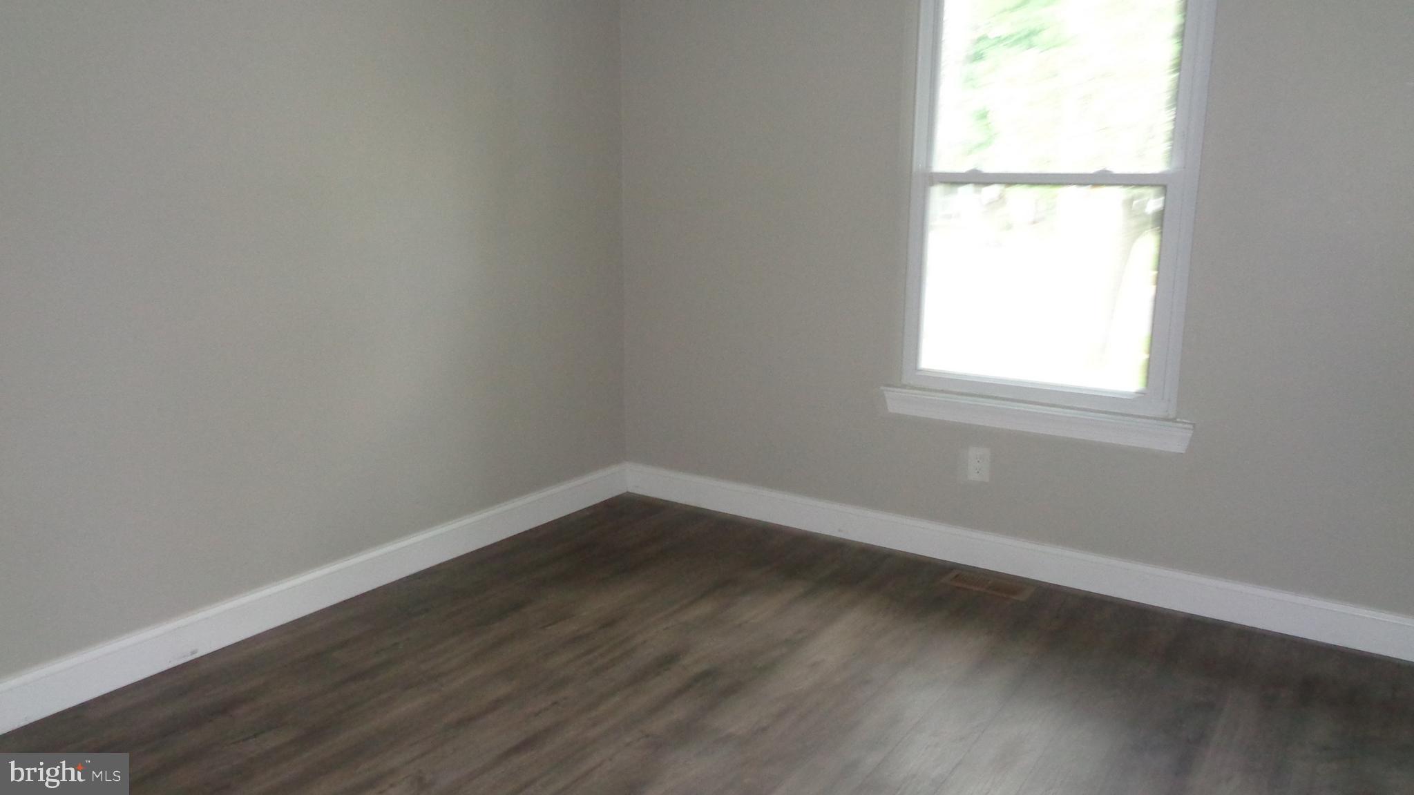 27 Sandal Ln
