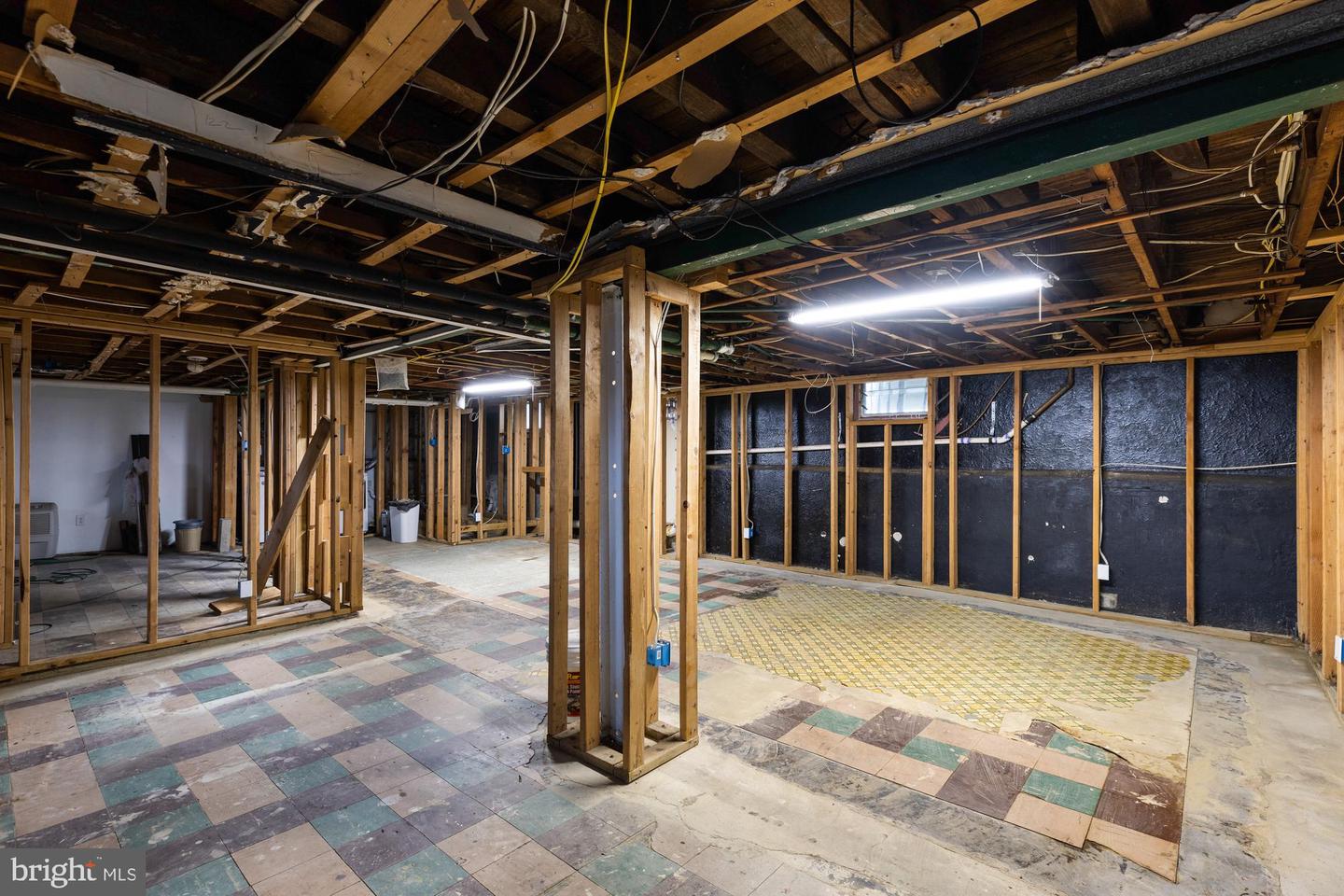 800 W Wood Ave