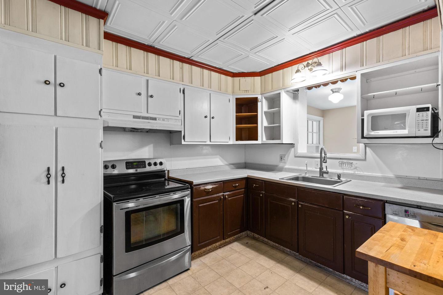 800 W Wood Ave