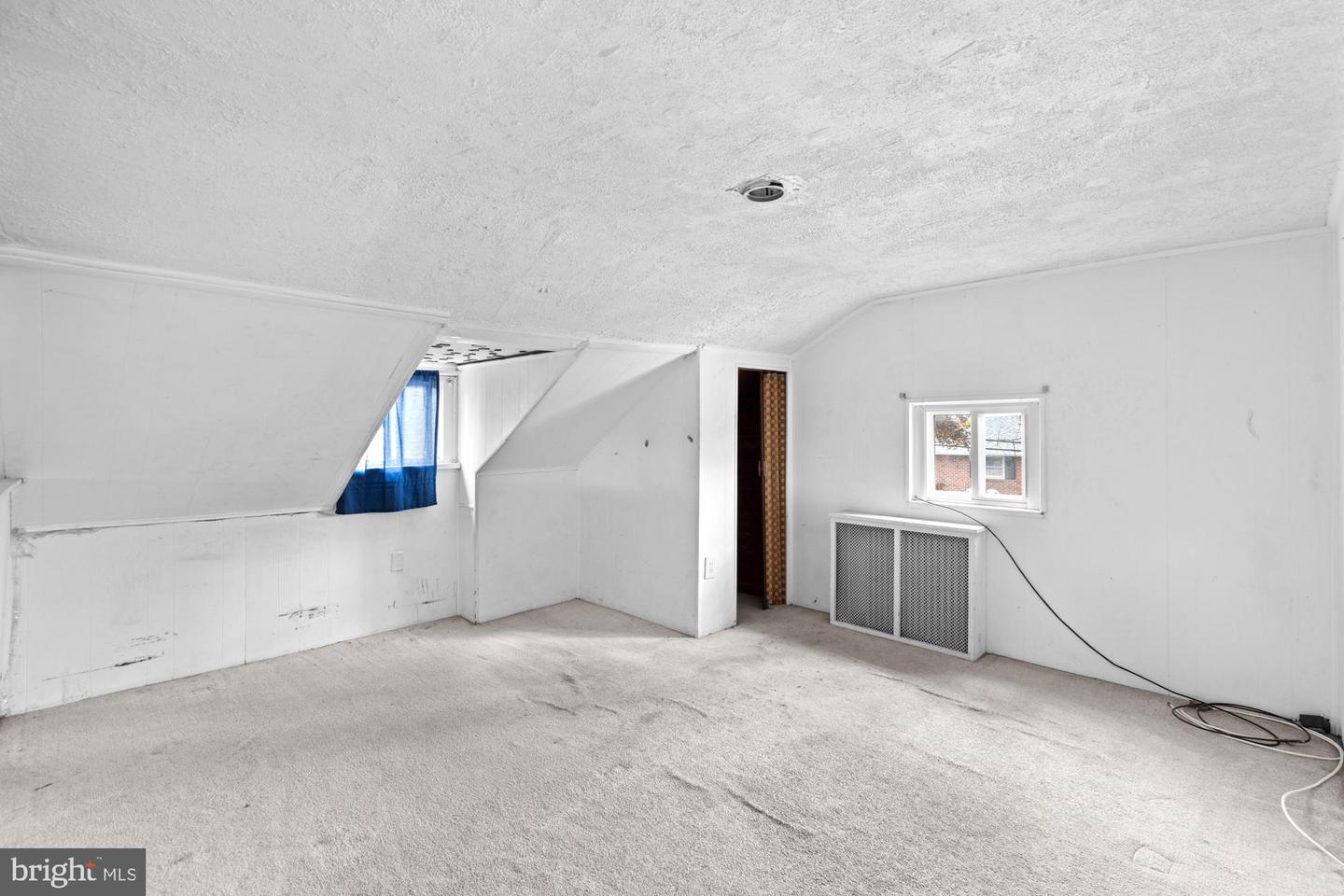 800 W Wood Ave