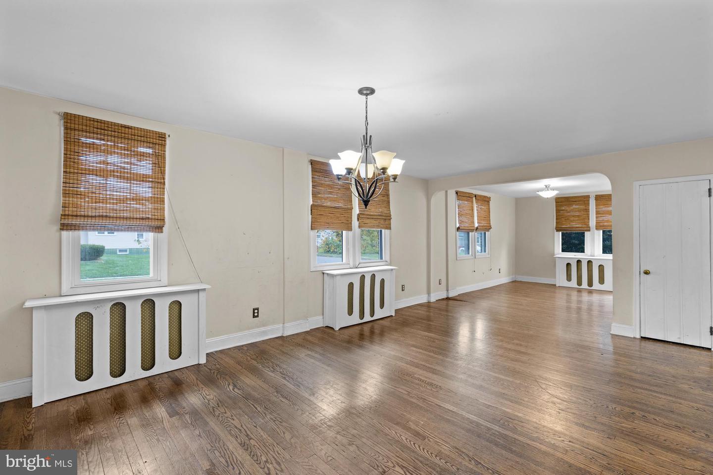 800 W Wood Ave