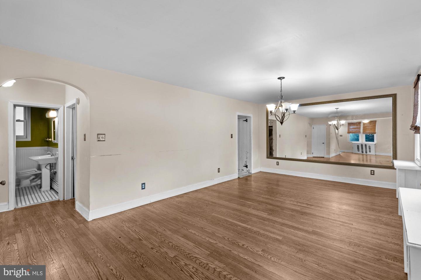800 W Wood Ave