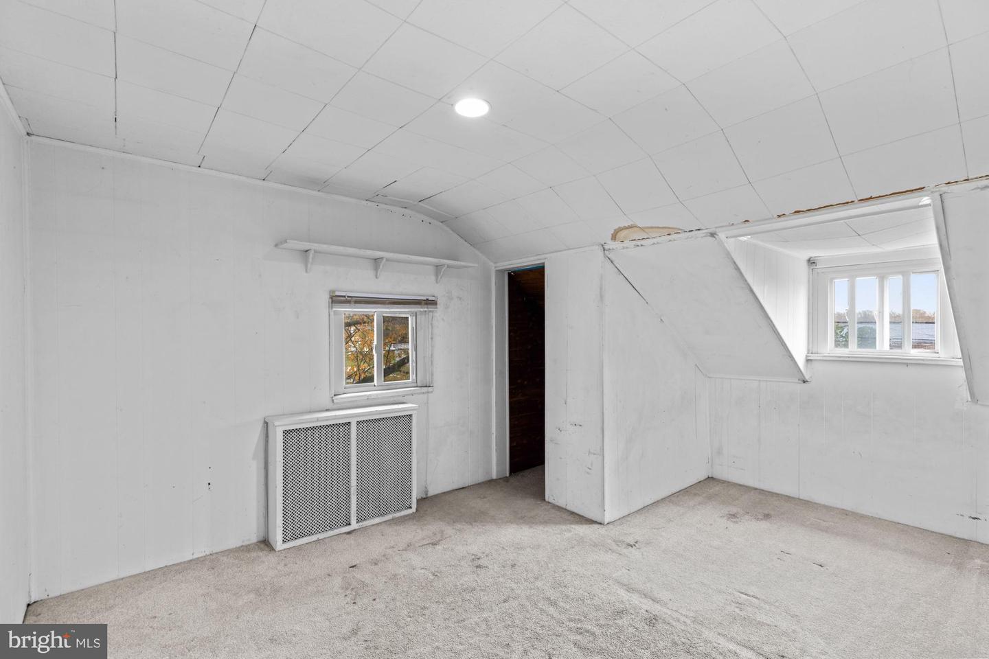 800 W Wood Ave