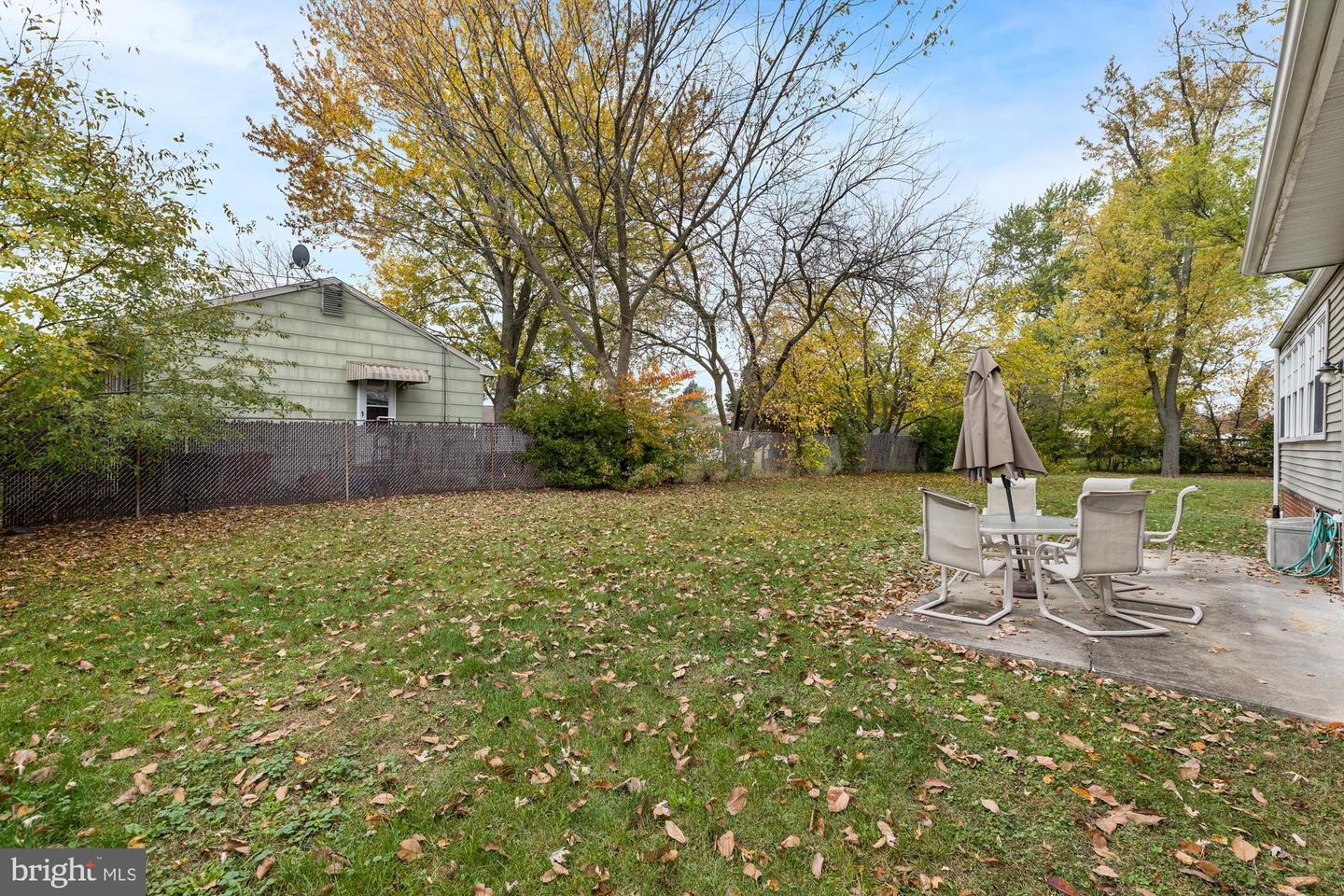 800 W Wood Ave