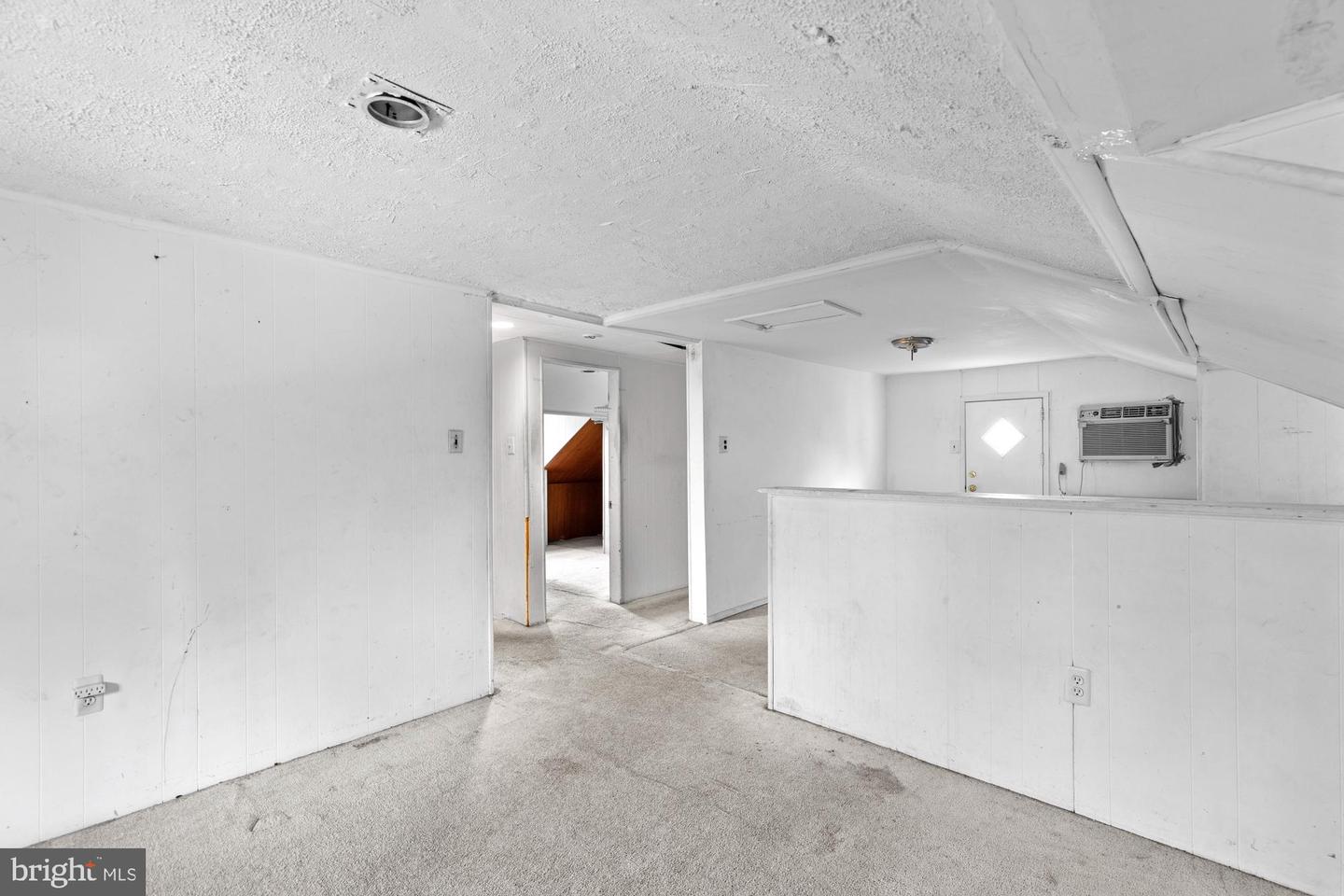 800 W Wood Ave