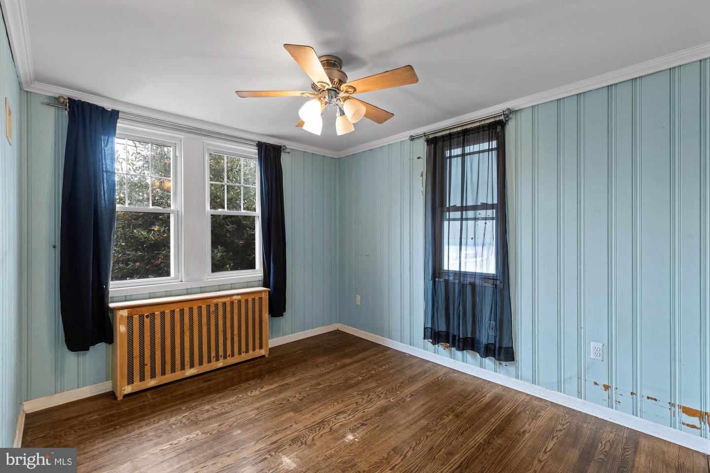 800 W Wood Ave