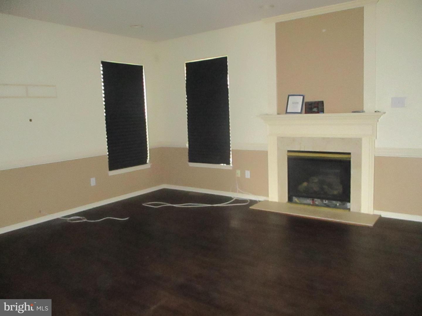 4 Westbury Dr
